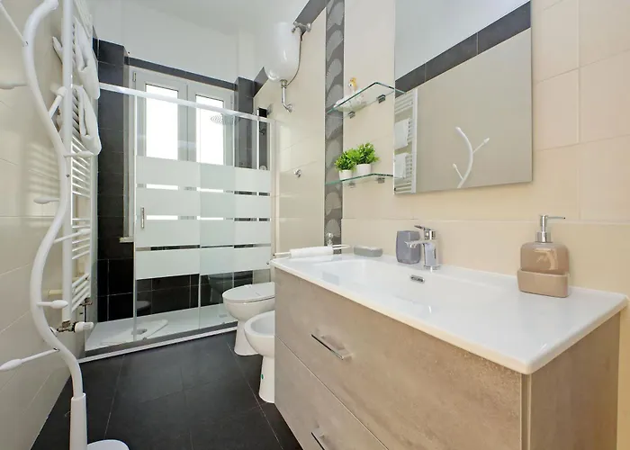 Ych-nice Flat With Patio Near Vatican Апартаменты