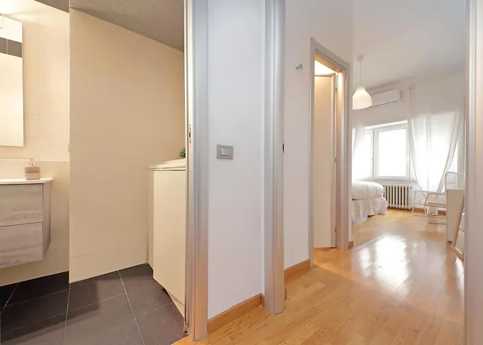 Апартаменты Ych-nice Flat With Patio Near Vatican