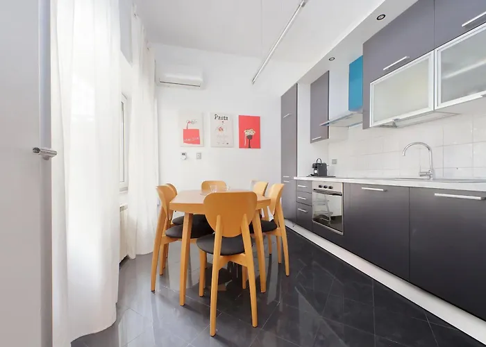 Ych-nice Flat With Patio Near Vatican * Рим
