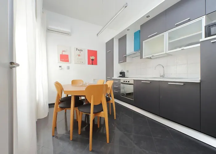Ych-nice Flat With Patio Near Vatican Апартаменты Рим