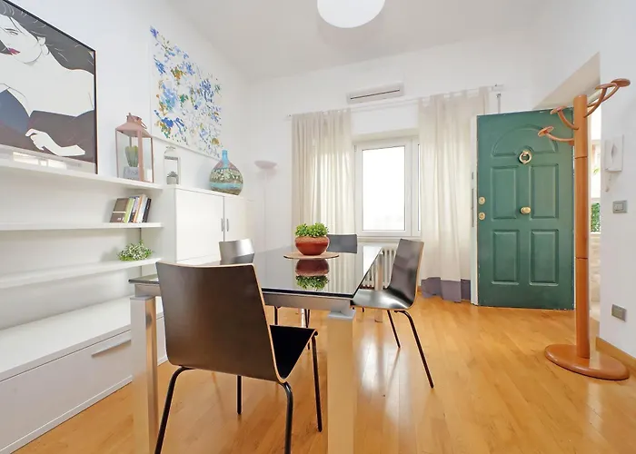 Ych-nice Flat With Patio Near Vatican *