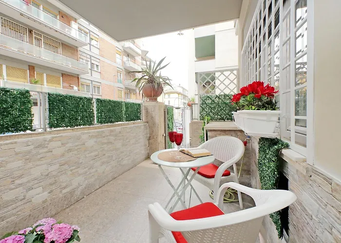 Ych-nice Flat With Patio Near Vatican