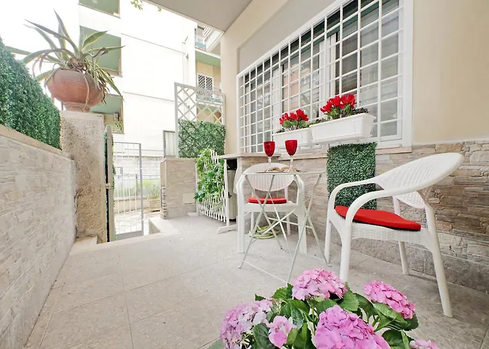 Апартаменты Ych-nice Flat With Patio Near Vatican