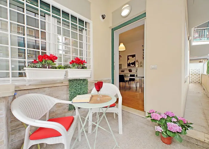 Апартаменты Ych-nice Flat With Patio Near Vatican Рим