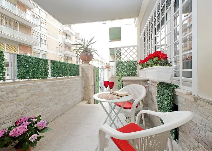 Ych-nice Flat With Patio Near Vatican Апартаменты Рим