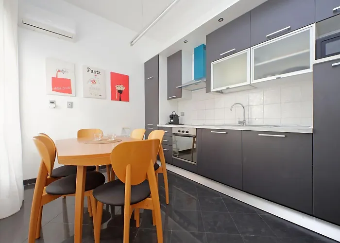 Апартаменты Ych-nice Flat With Patio Near Vatican *