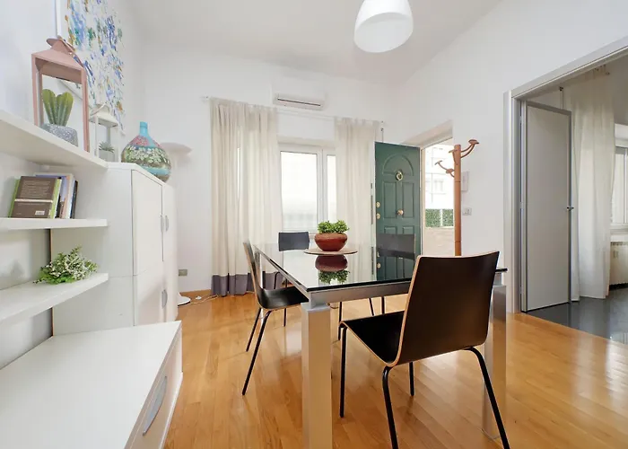 Ych-nice Flat With Patio Near Vatican * Рим