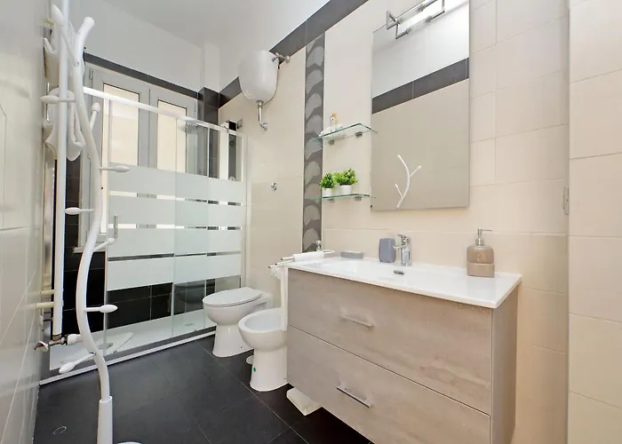 Ych-nice Flat With Patio Near Vatican